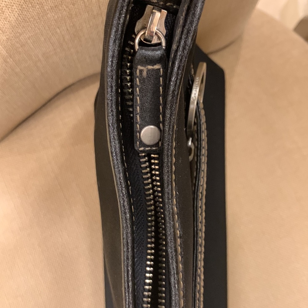 COLE HAHN BLACK SHOULDER BAG WITH LEATHER STRAP AND DETAILING, SILVER HARDWARE - Picture 5 of 13